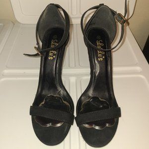 Lulu's Black  Elegant Ankle Strap Heels with foot pedals - Size 8.5